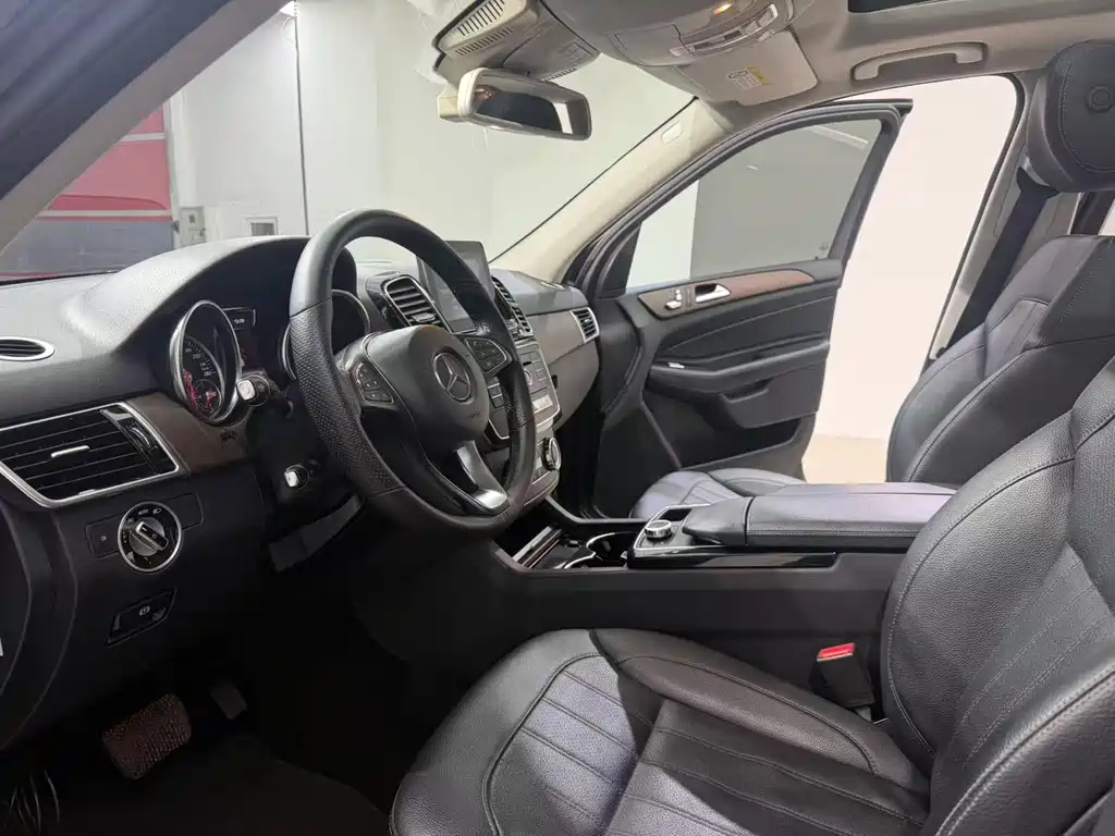 Mercedes-Benz GLE 320 4MATIC Luxury (2016)