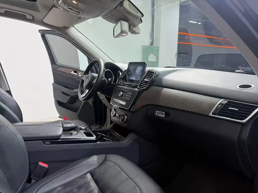 Mercedes-Benz GLE 320 4MATIC Luxury (2016)