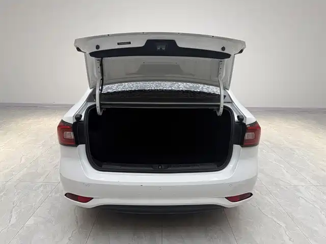 Roewe i5 2019 1.5L Automatic 4G Connected Linghao Flagship Edition