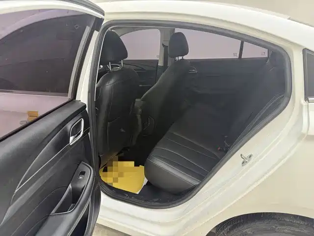 Roewe i5 2019 1.5L Automatic 4G Connected Linghao Flagship Edition