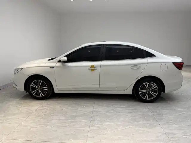Roewe i5 2019 1.5L Automatic 4G Connected Linghao Flagship Edition