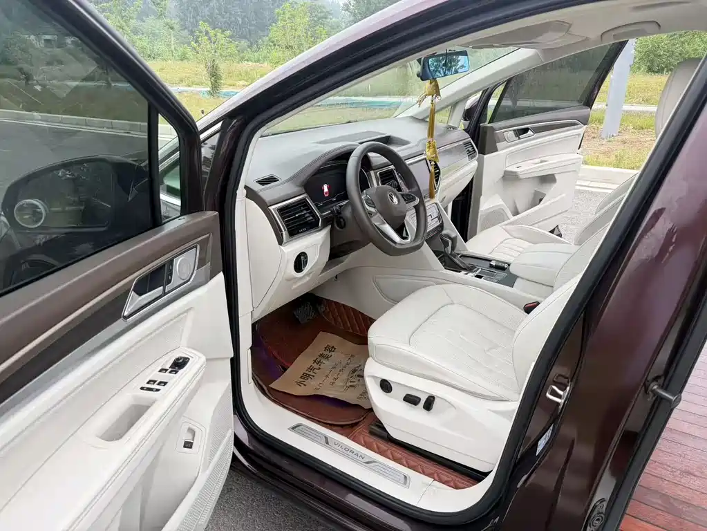 Viloran 2020 330TSI Luxury Edition
