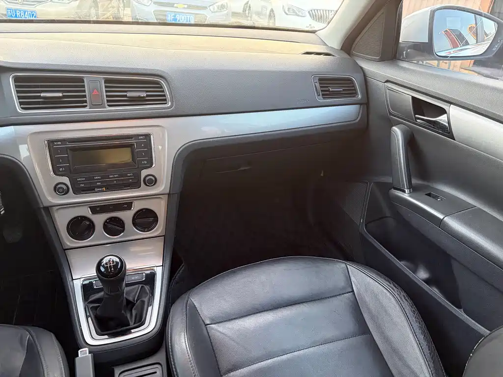Gran Lavida 2013 1.6L Manual Comfort