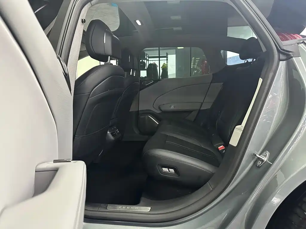 Zeekr 007 2025 RWD Intelligent Driving Edition 75kWh