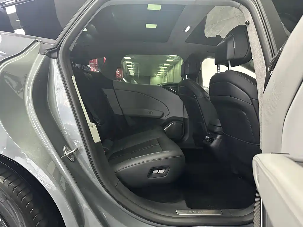Zeekr 007 2025 RWD Intelligent Driving Edition 75kWh