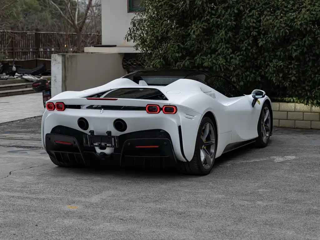 SF90 Spider