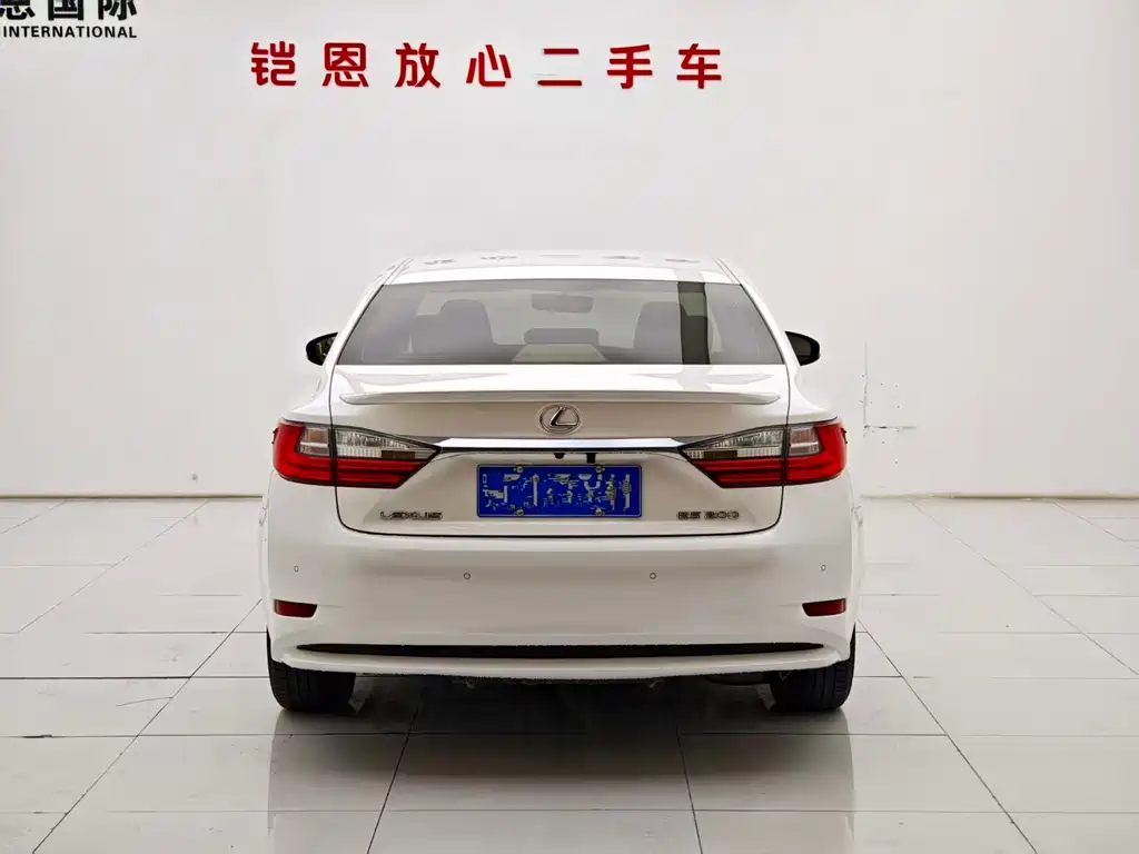 Lexus ES 2015 200 Elite Edition