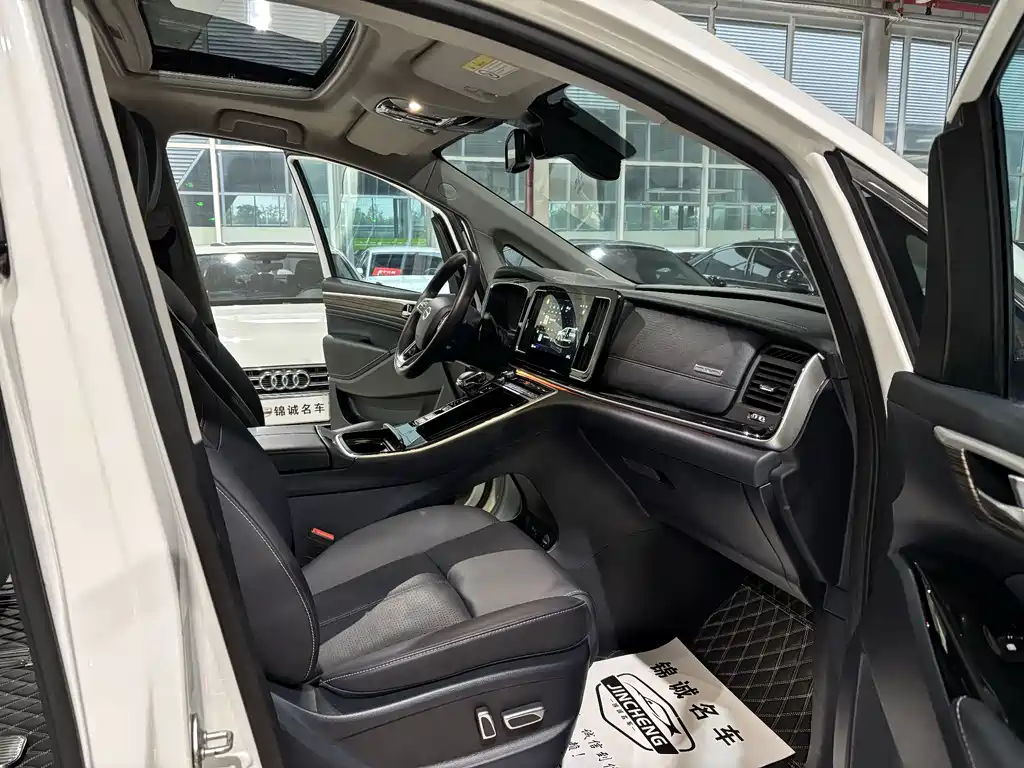 GAC Trumpchi M8 2021 Lingxiu Series 390T Supreme Edition