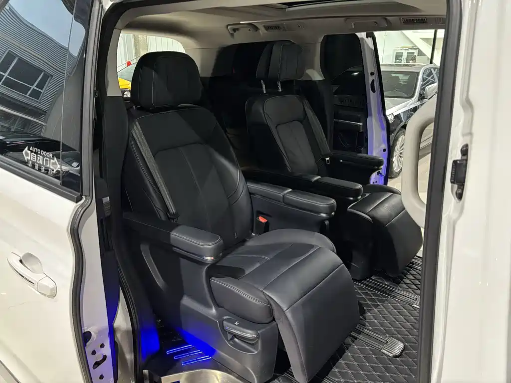 GAC Trumpchi M8 2021 Lingxiu Series 390T Supreme Edition