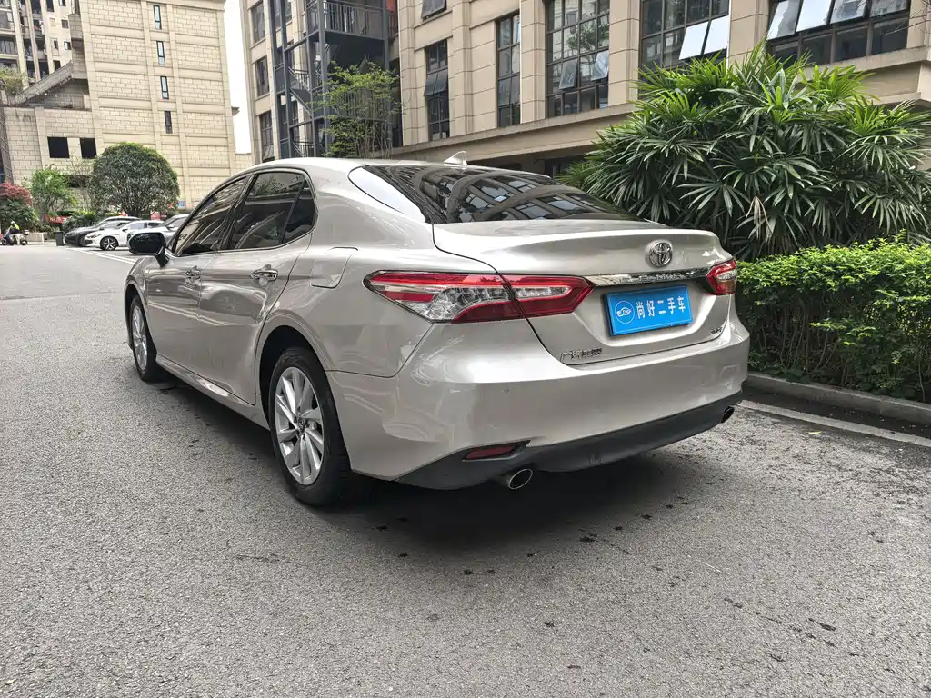 Camry 2021 2.0G Luxury Edition