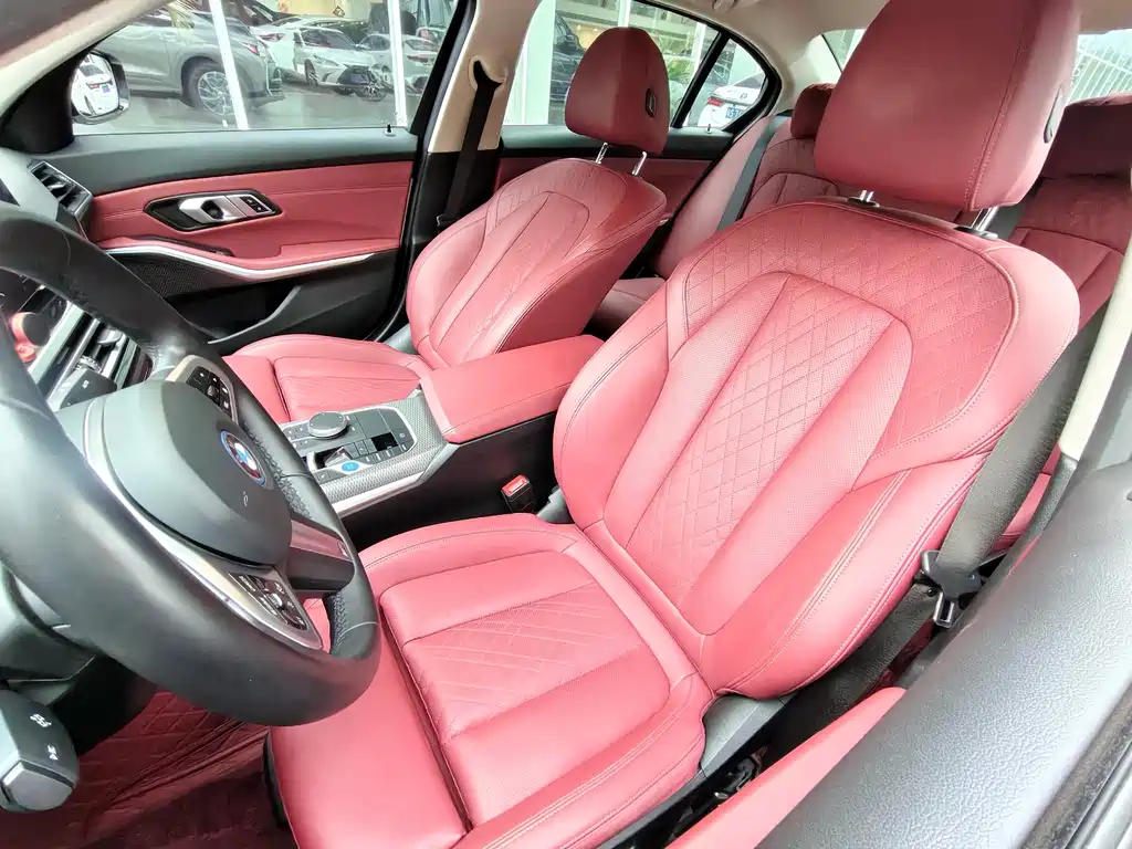 BMW i3 2024 eDrive 40 L Night Edition