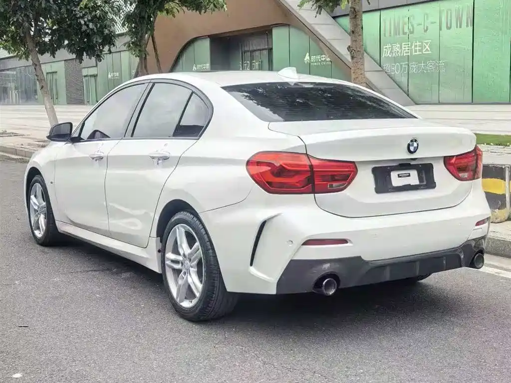 BMW 1 Series 2021 120i M Sport Night Edition
