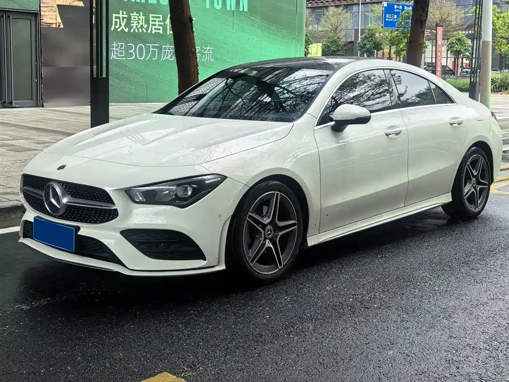 Mercedes-Benz CLA 200
