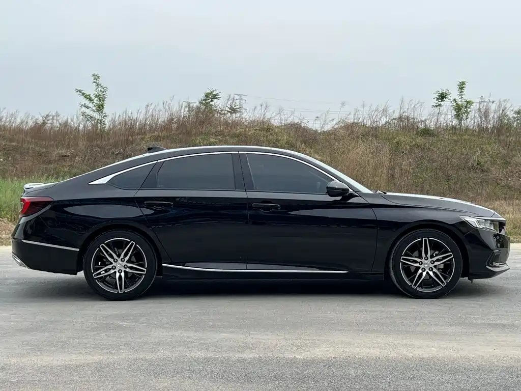 Accord 2022 260TURBO Phantom Night Premium Edition