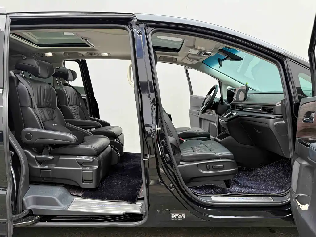 Odyssey 2022 2.0L e:HEV Sharp Enjoy Edition