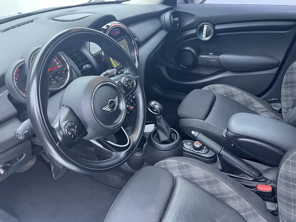 MINI Cooper 5-Door 2016 1.5T