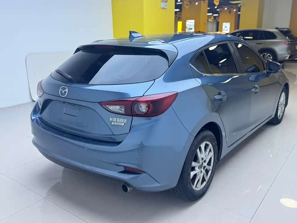Mazda 3 Axela 2017 Hatchback 1.5L Automatic Luxury Edition China V