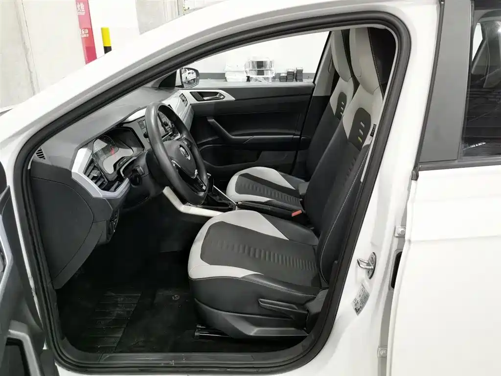 Volkswagen Polo Plus 2019 1.5L Automatic Colorful Tech Edition