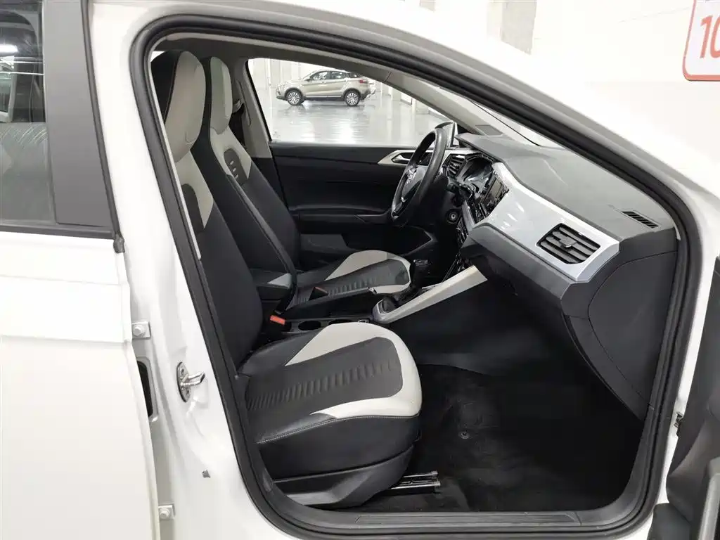 Volkswagen Polo Plus 2019 1.5L Automatic Colorful Tech Edition