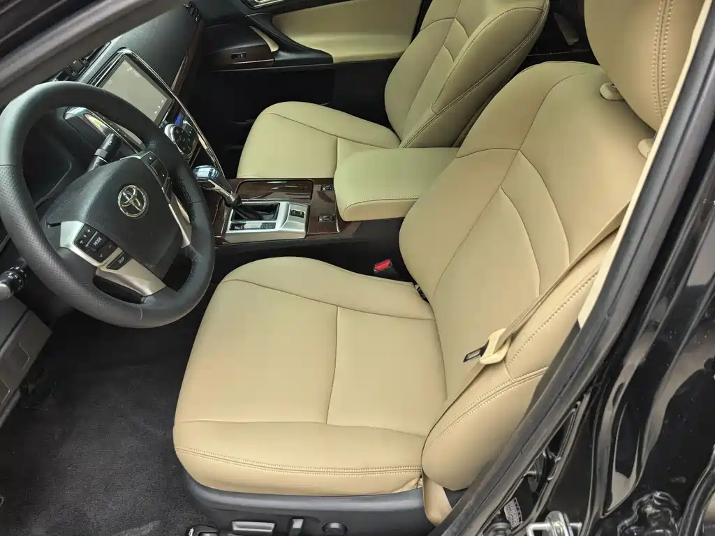 Toyota Reiz 2013 2.5V Shangrui Edition