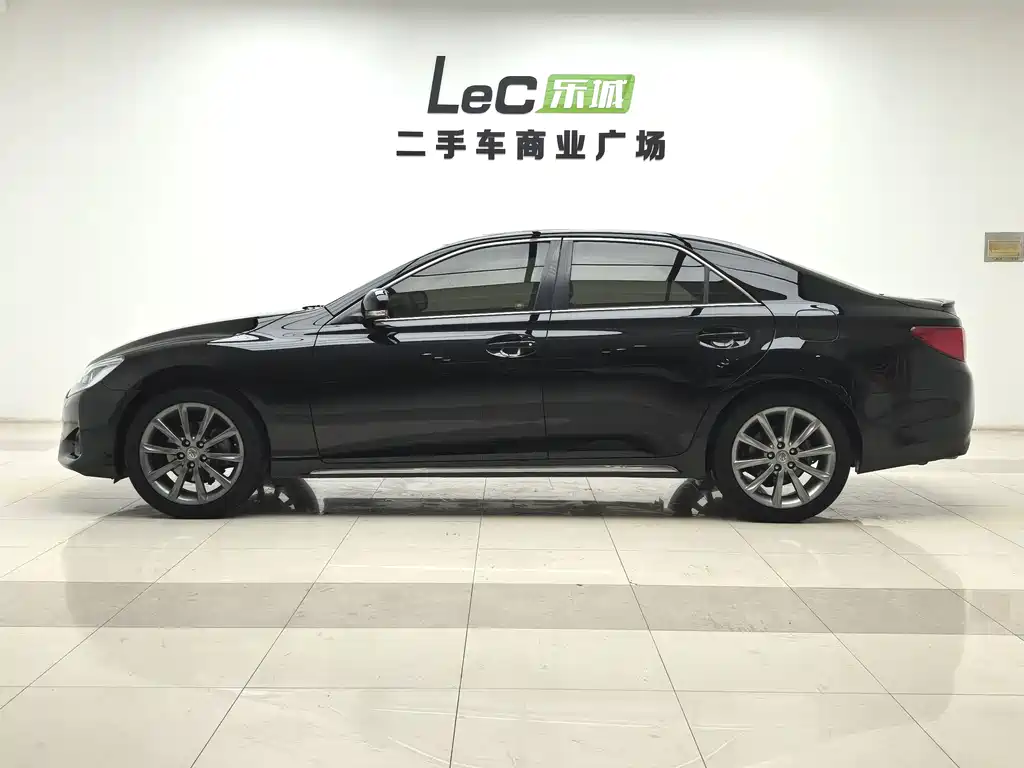 Toyota Reiz 2013 2.5V Shangrui Edition