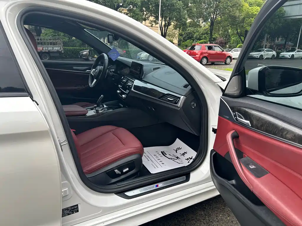 BMW 5 Series 2019 530Li xDrive M Sport Package
