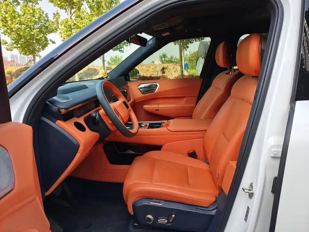 Lynk & Co 900 2025 2.0T Ultra 6-Seater