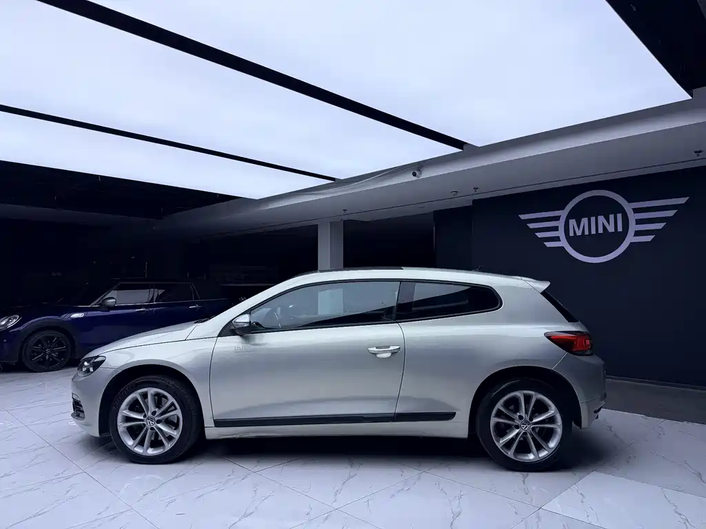Volkswagen Scirocco 2011 2.0 TSI Luxury Edition