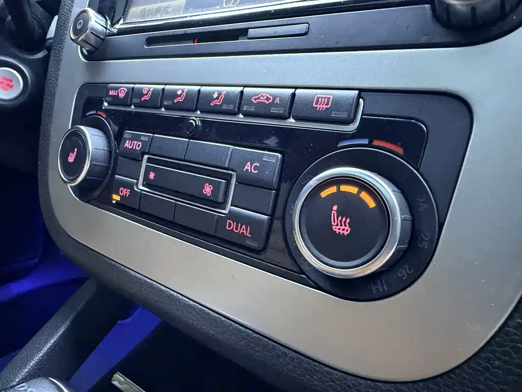 Volkswagen Scirocco 2011 2.0 TSI Luxury Edition