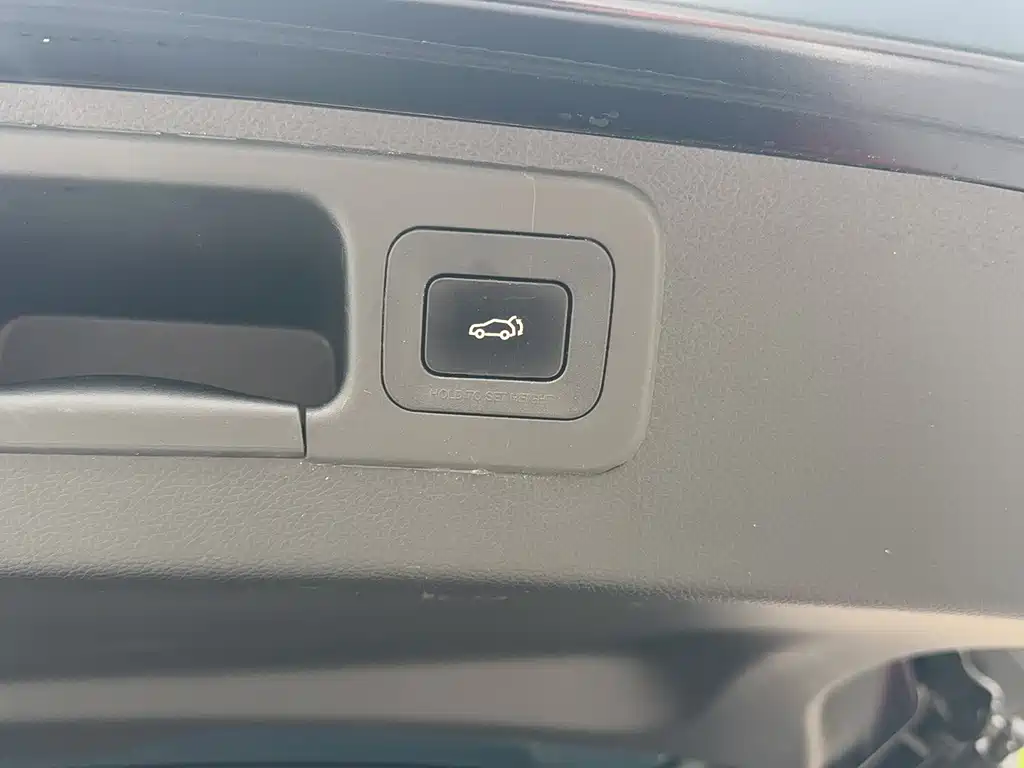 GAC Trumpchi GS8 2022 Pilot Series 2.0TGDI FWD Luxury Smart Connect Edition (7-Seater)