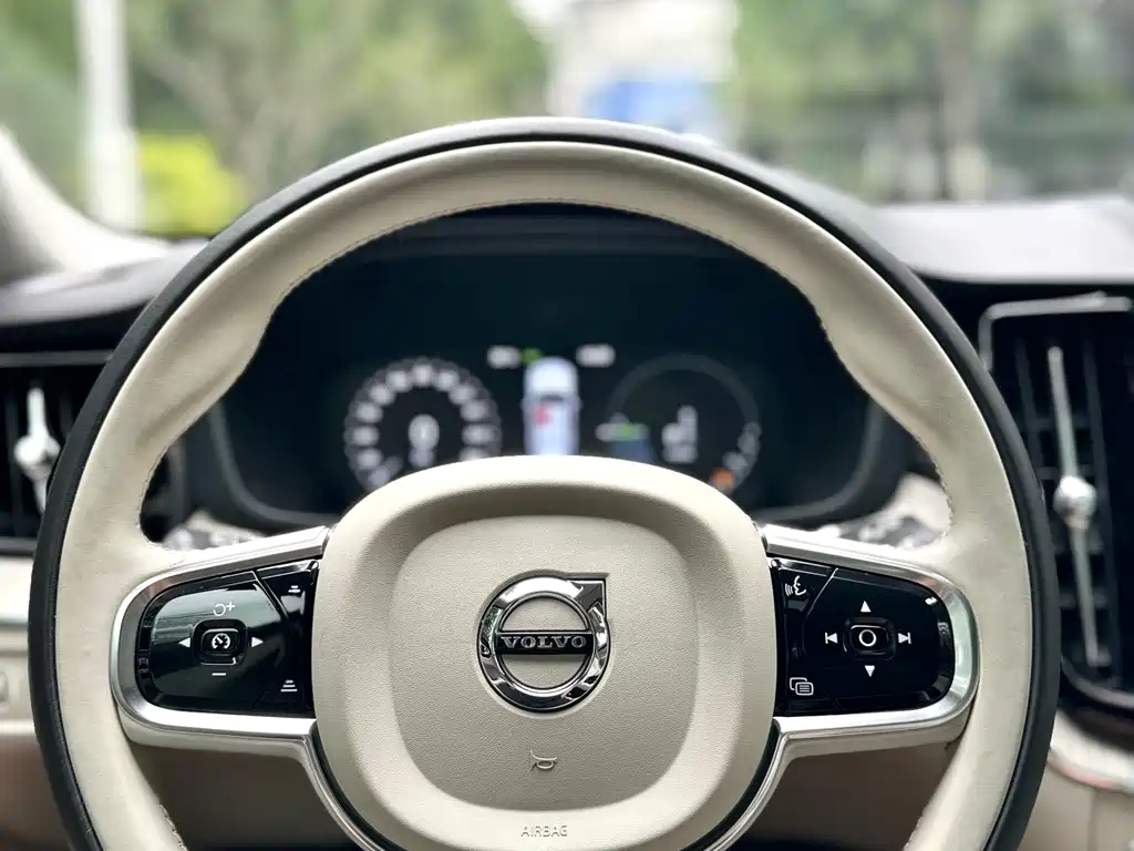 Volvo XC60 Plug-in Hybrid 2019 T8 AWD Inscription Luxury Edition China VI