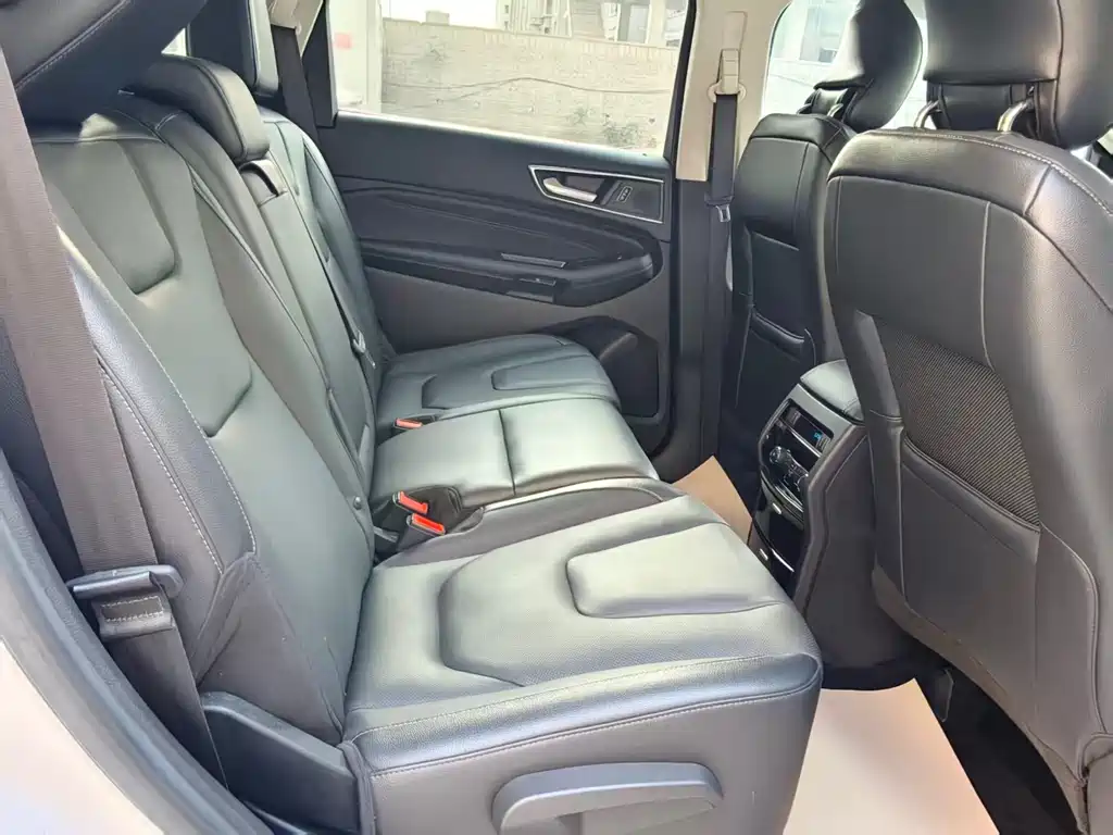 Ford Edge 2015 2.0T GTDi AWD Titanium
