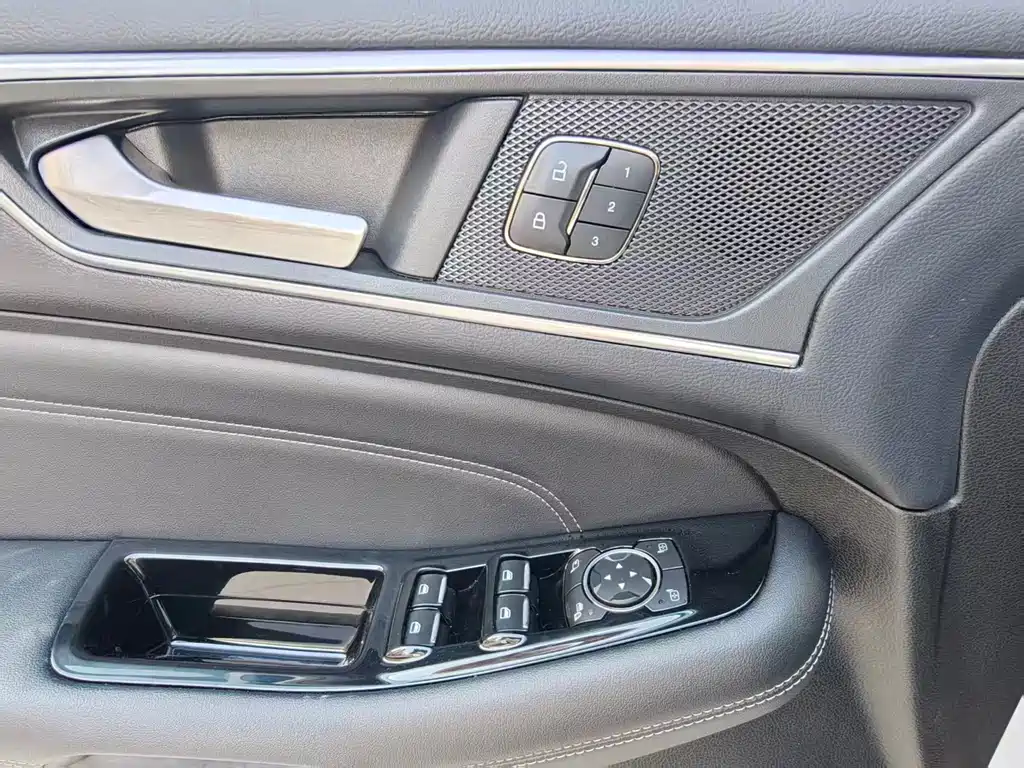 Ford Edge 2015 2.0T GTDi AWD Titanium