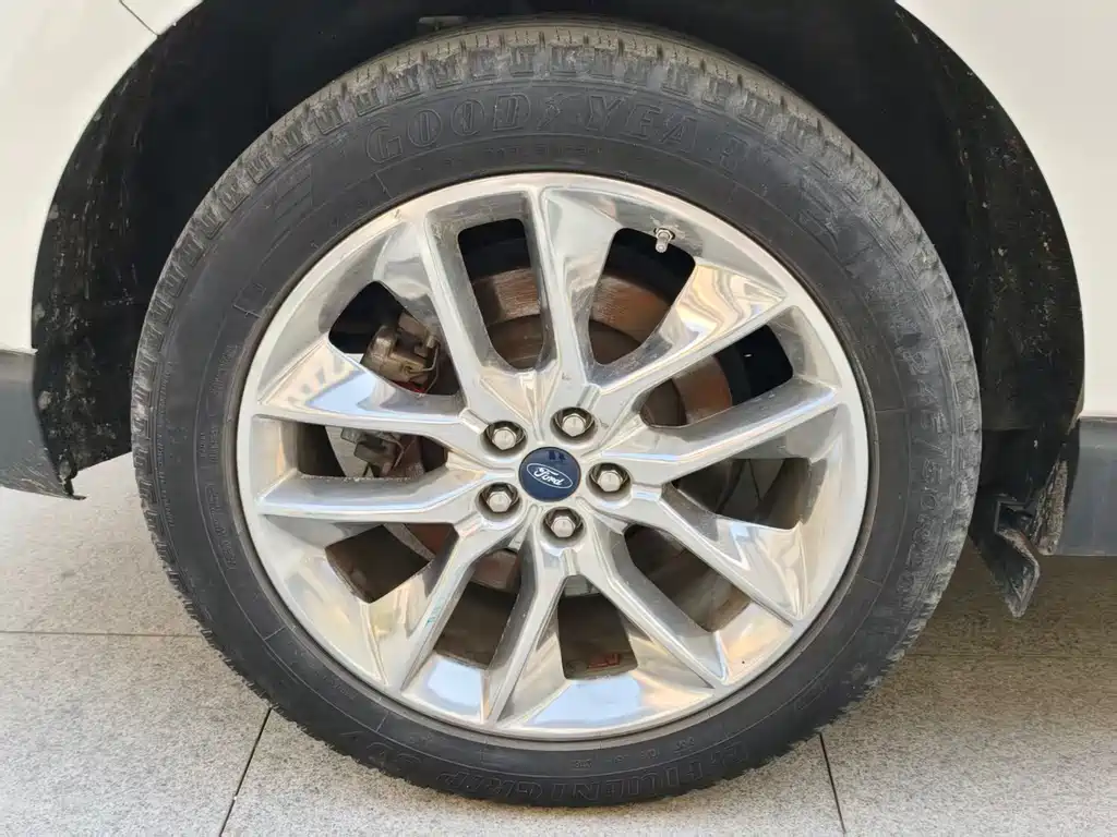Ford Edge 2015 2.0T GTDi AWD Titanium