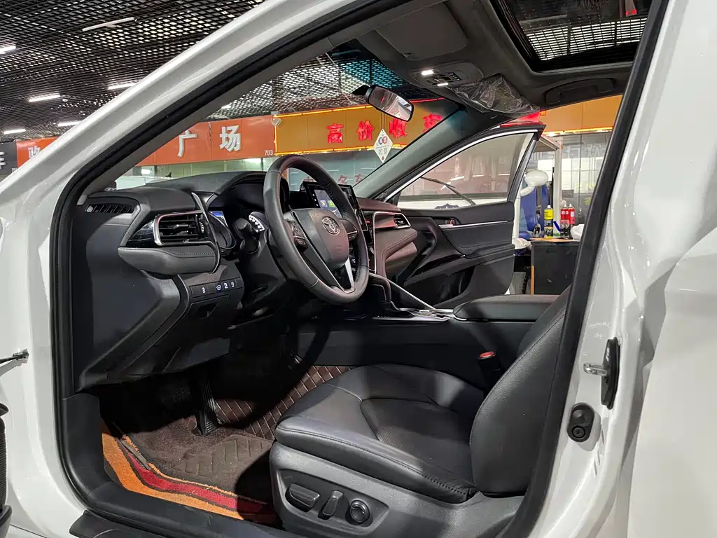 Camry 2023 2.0GVP Leading Edition