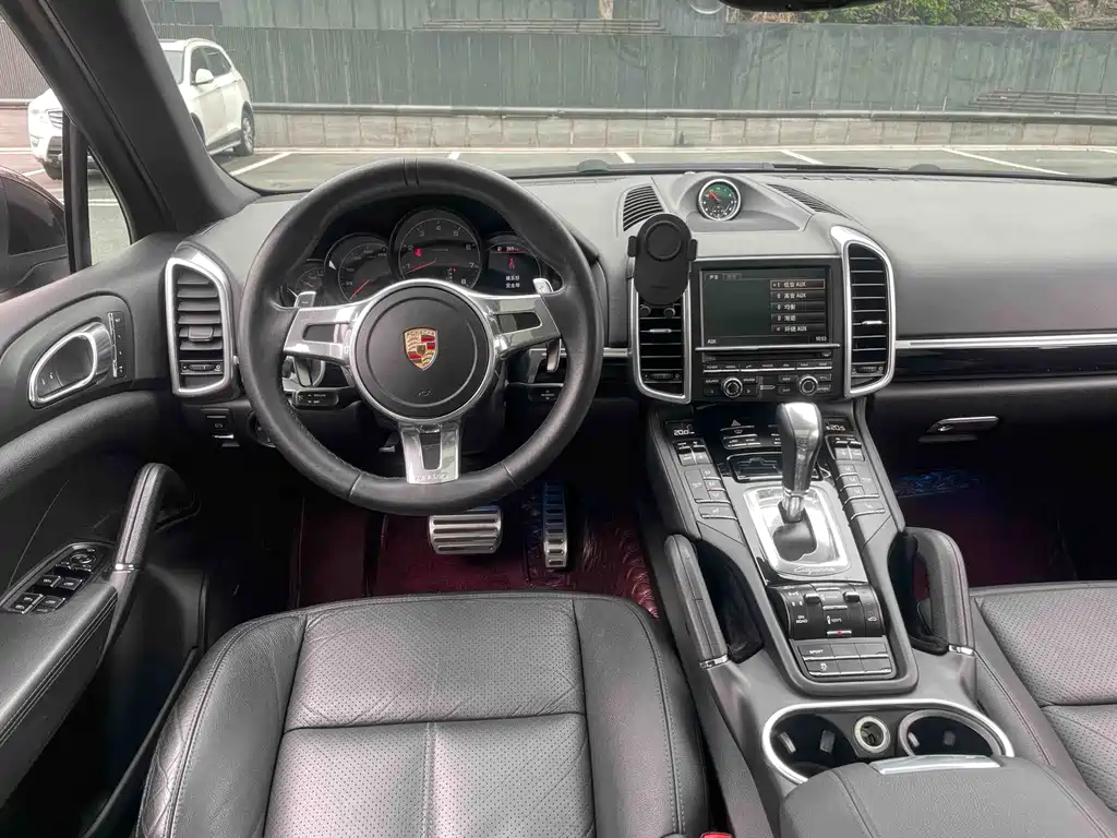 2014 Porsche Cayenne Platinum Edition 3.0T