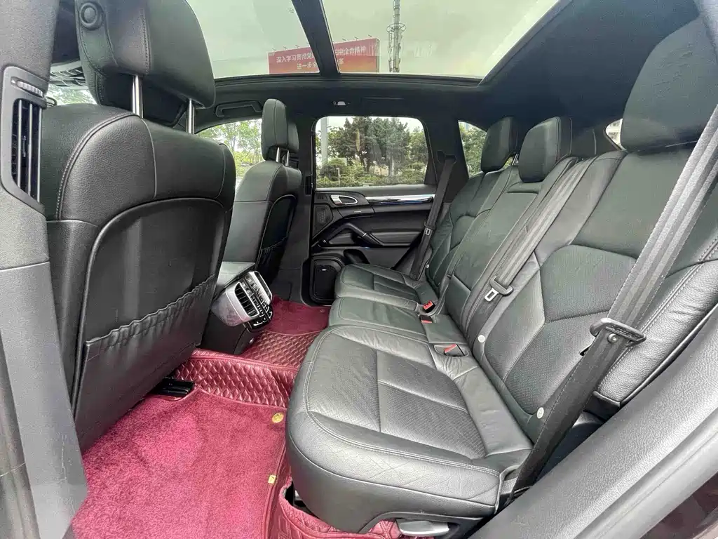 2014 Porsche Cayenne Platinum Edition 3.0T
