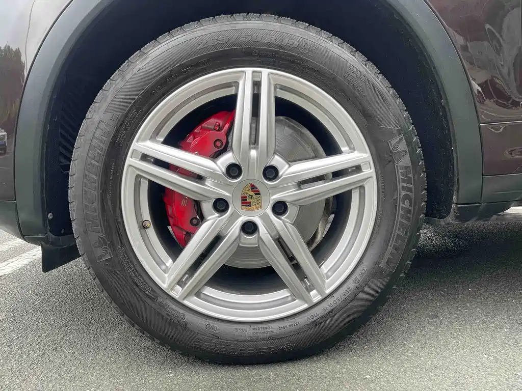 2014 Porsche Cayenne Platinum Edition 3.0T