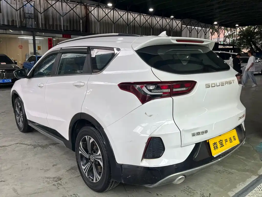 Soueast DX8S 2022 1.5T DCT Gulf Edition 7-Seater