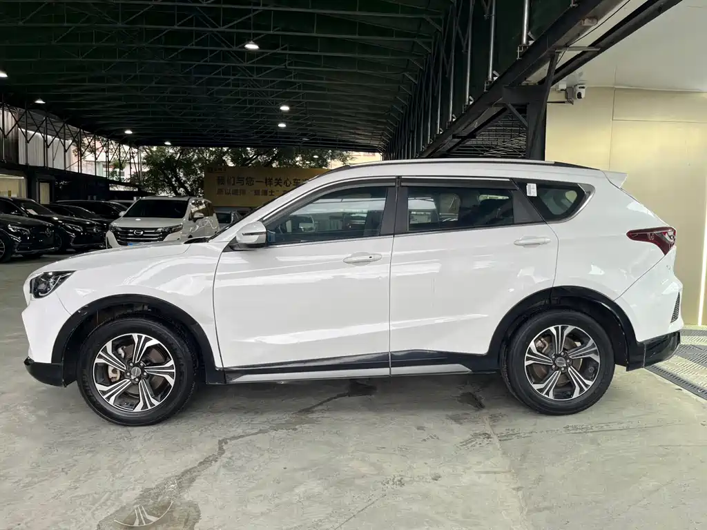 Soueast DX8S 2022 1.5T DCT Gulf Edition 7-Seater