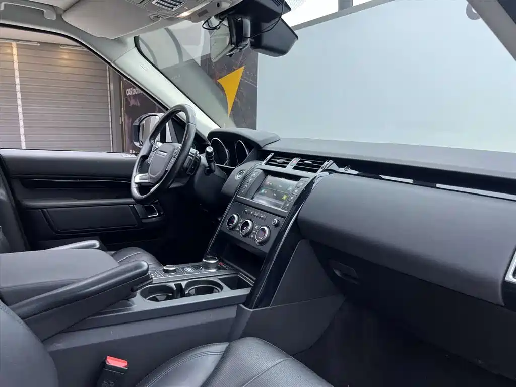 Land Rover Discovery 2017 3.0 SC V6 SE