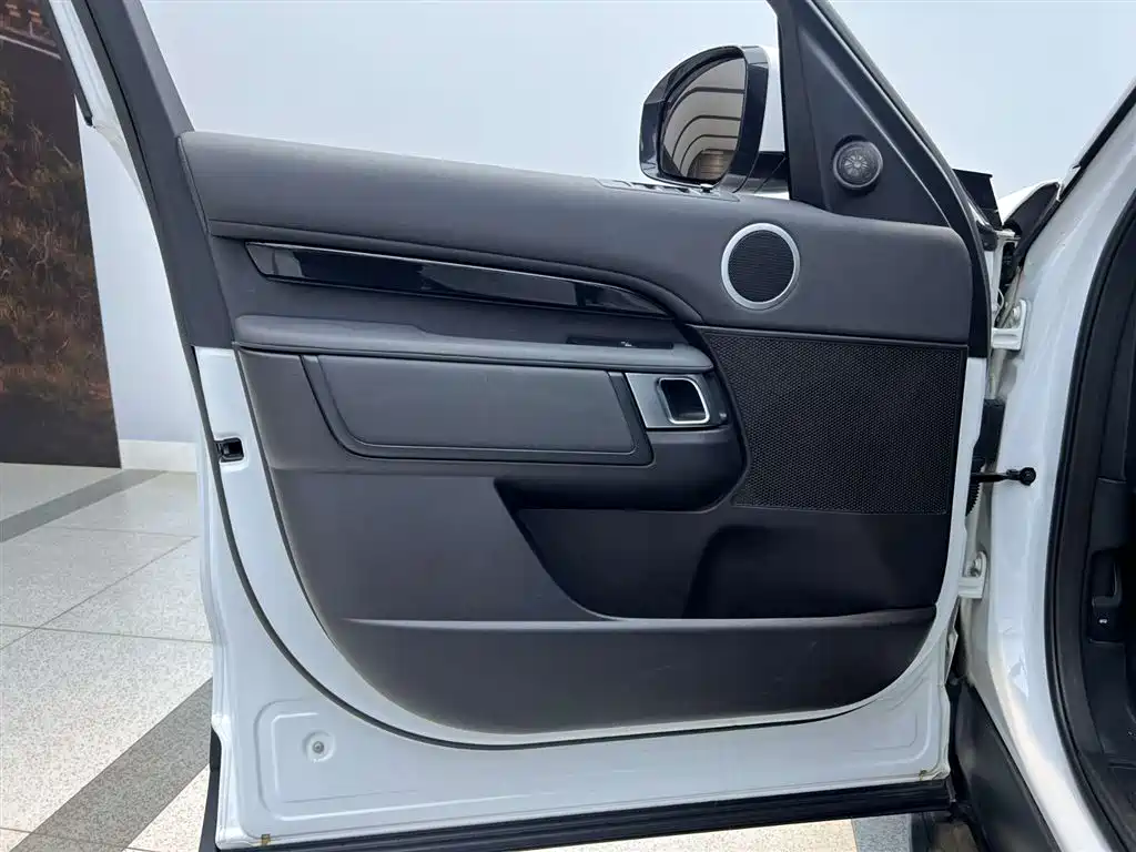 Land Rover Discovery 2017 3.0 SC V6 SE