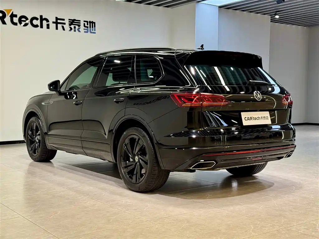 Volkswagen Touareg 2022 3.0 TSI R-Line Black Edition