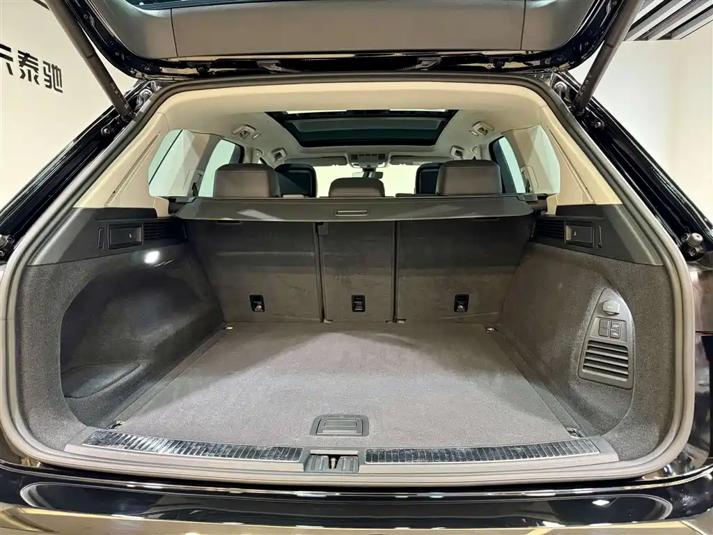 Volkswagen Touareg 2022 3.0 TSI R-Line Black Edition