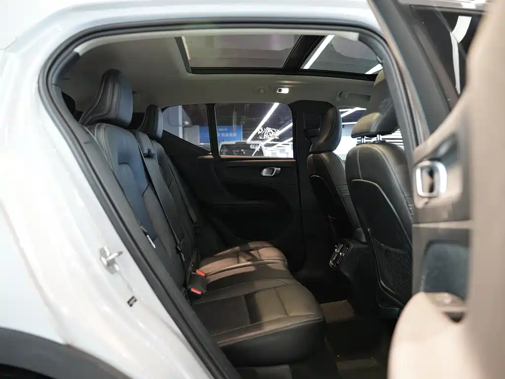 Volvo XC40 2021 T4 AWD Zhiyuan Luxury Edition