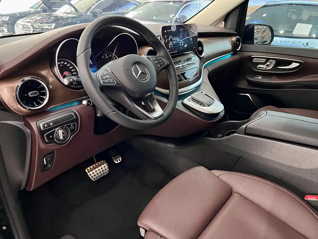 Mercedes-Benz V-Class 2022 V 260 L Long Wheelbase Luxury Edition