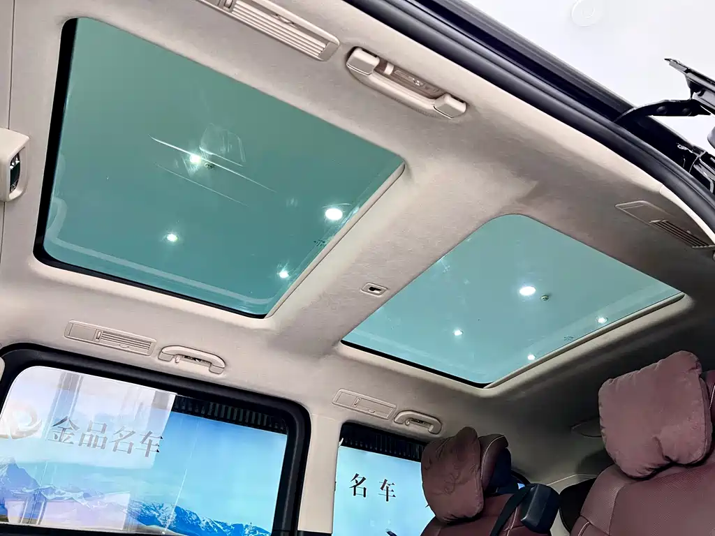 Mercedes-Benz V-Class 2022 V 260 L Long Wheelbase Luxury Edition