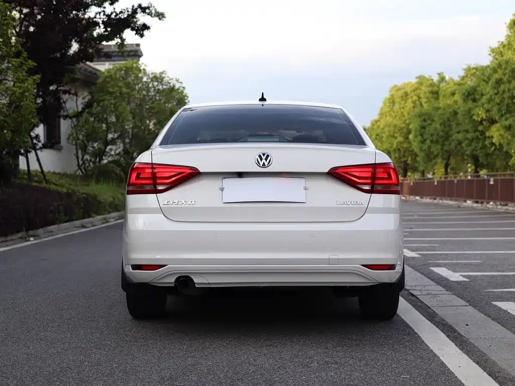 Volkswagen Lavida 2017 1.6L Automatic Fashion Edition