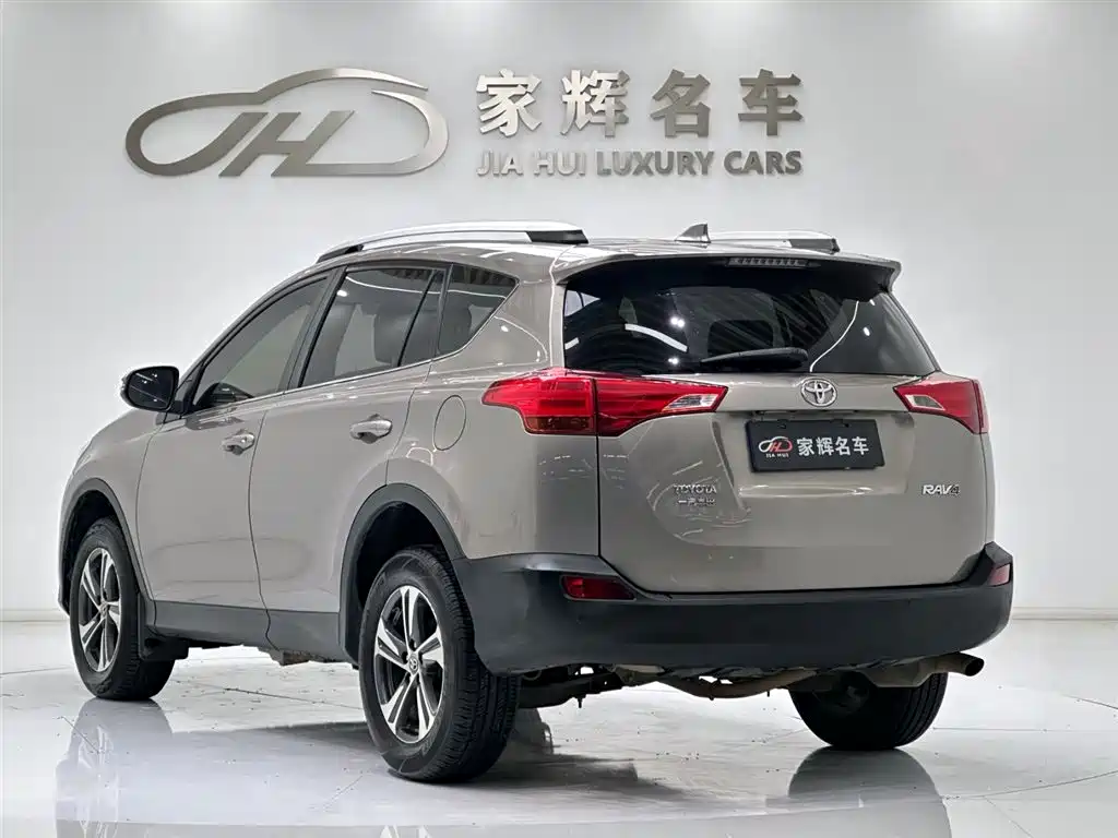 RAV4 2015 2.0L CVT FWD Fashion Edition