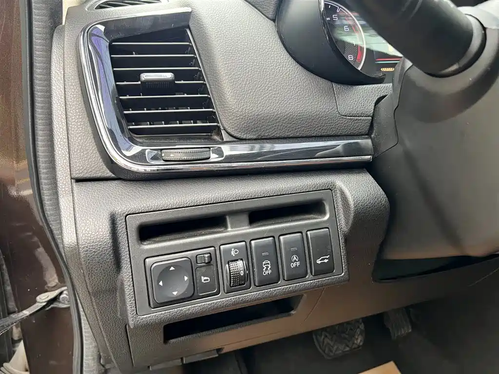 Dongfeng Fengshen AX7 2018 Classic 1.6T Automatic Elite